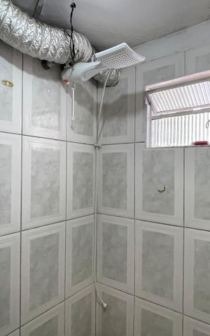 Casa à venda com 228m², 2 quartos e 1 vagaBanheiro 1