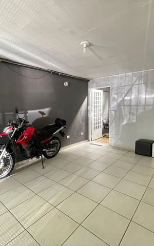 Casa à venda com 228m², 2 quartos e 1 vagaGaragem