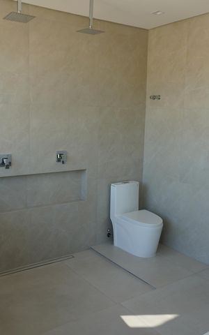 Casa de condomínio para alugar com 300m², 4 quartos e 4 vagasBanheiro da Suíte 3