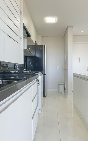 Apartamento à venda com 62m², 2 quartos e 2 vagas Apartamento à venda com 62m², 2 quartos e 2 vagasCozinha