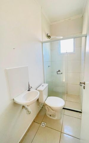 Casa de condomínio para alugar com 54m², 2 quartos e 1 vaga Casa de condomínio para alugar com 54m², 2 quartos e 1 vagaBanheiro social