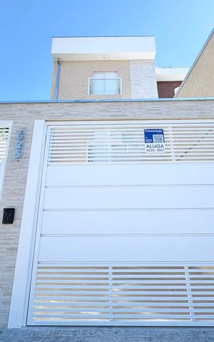 Casa de condomínio para alugar com 80m², 2 quartos e 1 vaga Casa de condomínio para alugar com 80m², 2 quartos e 1 vagaFachada