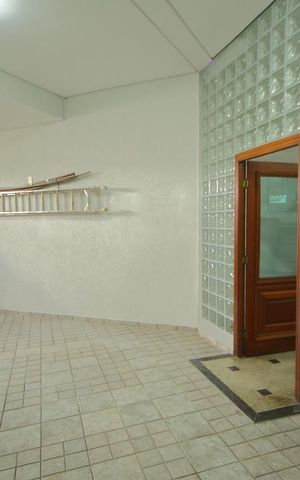 Casa à venda com 308m², 3 quartos e 3 vagasGaragem 