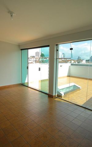 Casa à venda com 308m², 3 quartos e 3 vagasEscritório 