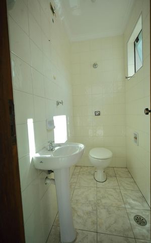 Casa à venda com 308m², 3 quartos e 3 vagasBanheiro de serviço 