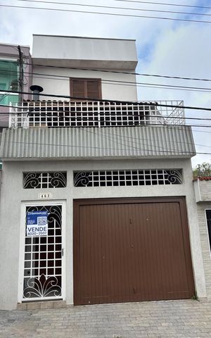 Casa à venda com 308m², 3 quartos e 3 vagas Casa à venda com 308m², 3 quartos e 3 vagasFachada