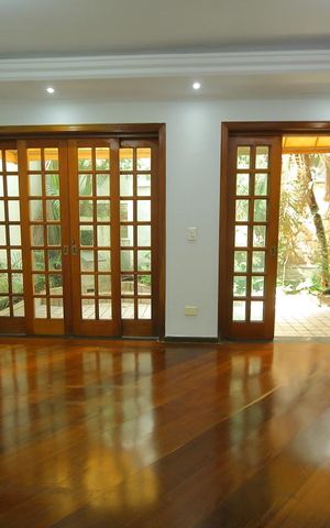 Casa à venda com 308m², 3 quartos e 3 vagasSala 