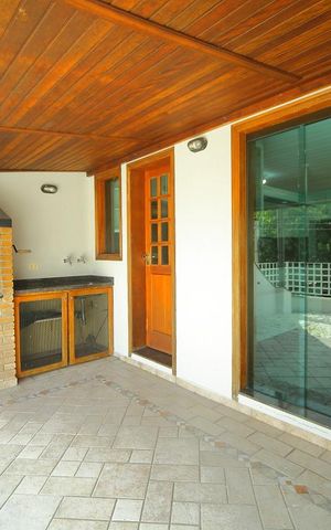 Casa à venda com 308m², 3 quartos e 3 vagasVaranda cozinha/área gourmet 