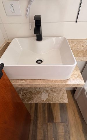 Apartamento para alugar com 75m², 2 quartos e 1 vaga Apartamento para alugar com 75m², 2 quartos e 1 vagaBanheiro