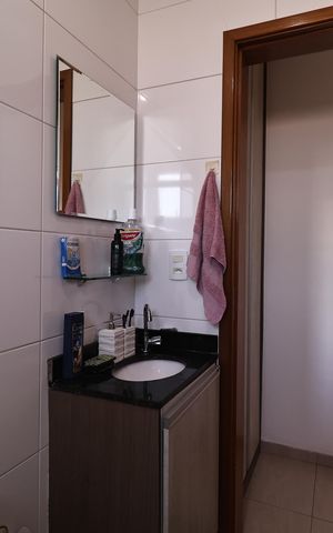 Apartamento à venda com 100m², 2 quartos e 1 vaga Apartamento à venda com 100m², 2 quartos e 1 vagaBanheiro da suíte
