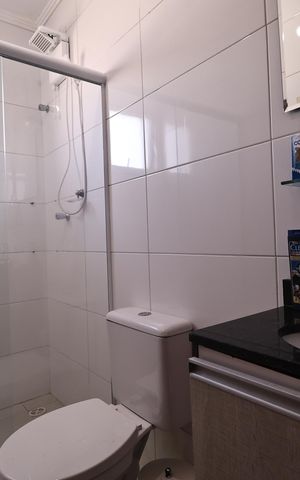 Apartamento à venda com 100m², 2 quartos e 1 vaga Apartamento à venda com 100m², 2 quartos e 1 vagaBanheiro da suíte
