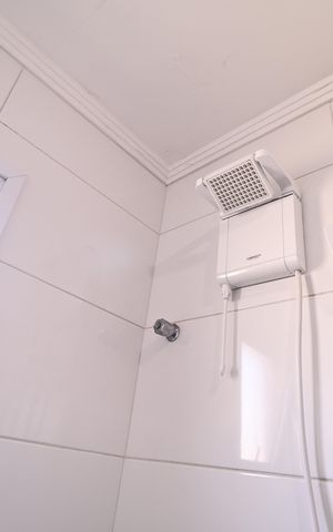 Apartamento à venda com 100m², 2 quartos e 1 vaga Apartamento à venda com 100m², 2 quartos e 1 vagaBanheiro da suíte