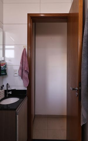 Apartamento à venda com 100m², 2 quartos e 1 vaga Apartamento à venda com 100m², 2 quartos e 1 vagaBanheiro da suíte