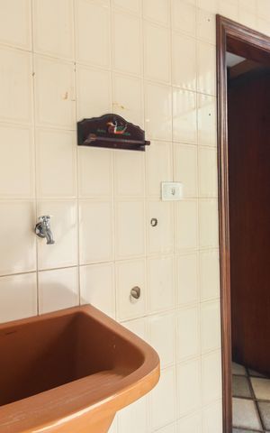 Casa à venda com 165m², 3 quartos e 3 vagas Casa à venda com 165m², 3 quartos e 3 vagasÁrea de Serviço