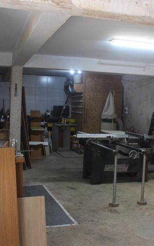 Casa à venda com 281m², 3 quartos e 6 vagasGaragem
