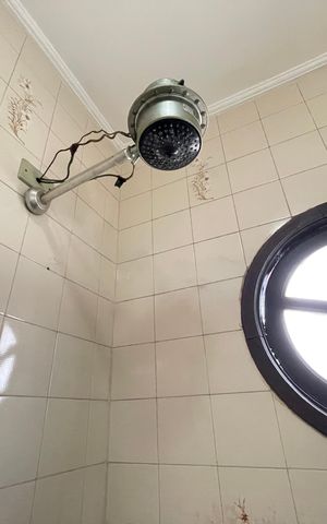 Casa à venda com 264m², 3 quartos e 3 vagas Casa à venda com 264m², 3 quartos e 3 vagasBanheiro 2