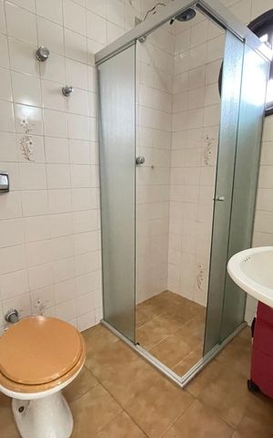 Casa à venda com 264m², 3 quartos e 3 vagas Casa à venda com 264m², 3 quartos e 3 vagasBanheiro 2