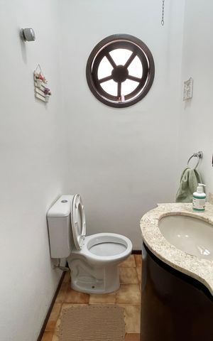 Casa à venda com 264m², 3 quartos e 3 vagas Casa à venda com 264m², 3 quartos e 3 vagasBanheiro 4