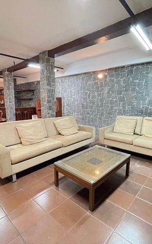 Casa à venda com 264m², 3 quartos e 3 vagas Casa à venda com 264m², 3 quartos e 3 vagasSalão