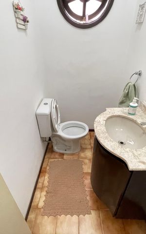 Casa à venda com 264m², 3 quartos e 3 vagas Casa à venda com 264m², 3 quartos e 3 vagasBanheiro 4