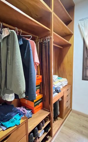 Casa à venda com 264m², 3 quartos e 3 vagas Casa à venda com 264m², 3 quartos e 3 vagasCloset do Quarto 1
