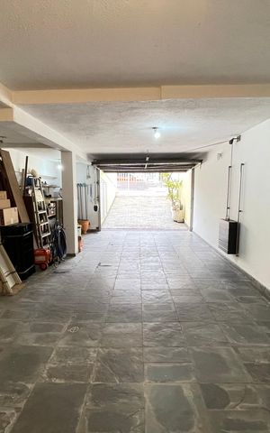 Casa à venda com 264m², 3 quartos e 3 vagas Casa à venda com 264m², 3 quartos e 3 vagasGaragem