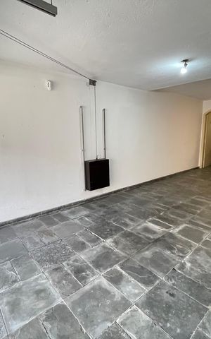 Casa à venda com 264m², 3 quartos e 3 vagas Casa à venda com 264m², 3 quartos e 3 vagasGaragem