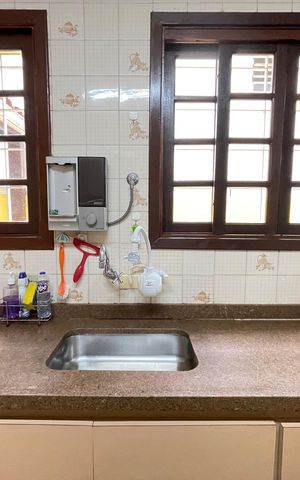Casa à venda com 264m², 3 quartos e 3 vagas Casa à venda com 264m², 3 quartos e 3 vagasCozinha