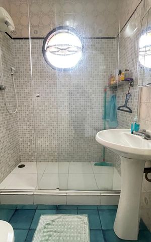 Casa à venda com 264m², 3 quartos e 3 vagas Casa à venda com 264m², 3 quartos e 3 vagasBanheiro 1