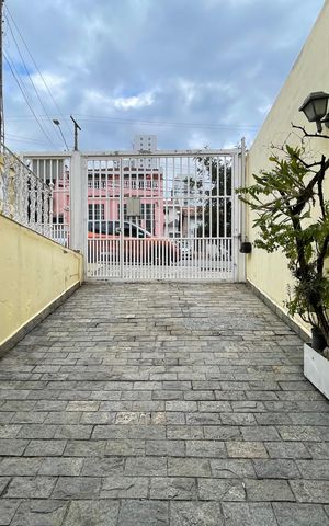 Casa à venda com 264m², 3 quartos e 3 vagas Casa à venda com 264m², 3 quartos e 3 vagasGaragem