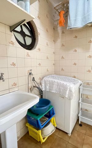 Casa à venda com 264m², 3 quartos e 3 vagas Casa à venda com 264m², 3 quartos e 3 vagasÁrea de Serviço
