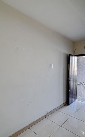 Casa à venda com 85m², 2 quartos e 1 vagaSala