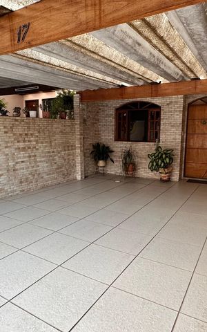 Casa à venda com 125m², 3 quartos e 4 vagas