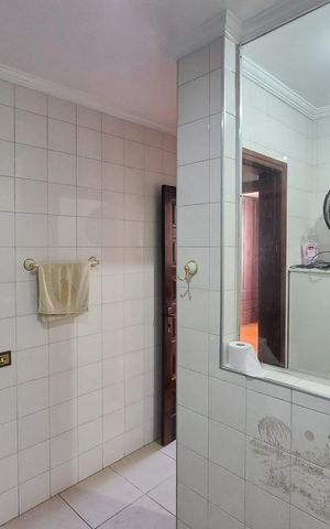 Casa à venda com 241m², 3 quartos e 4 vagas Casa à venda com 241m², 3 quartos e 4 vagasBanheiro da Suíte