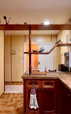 Apartamento à venda com 280m², 3 quartos e 3 vagas Apartamento à venda com 280m², 3 quartos e 3 vagasCozinha