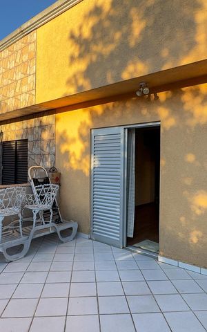 Casa para alugar com 150m², 2 quartos e 2 vagasVaranda