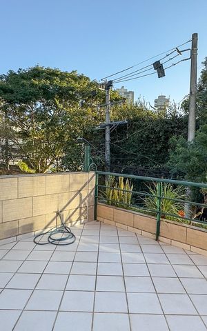 Casa para alugar com 150m², 2 quartos e 2 vagasVaranda