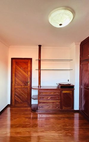 Casa à venda com 360m², 5 quartos e 4 vagas