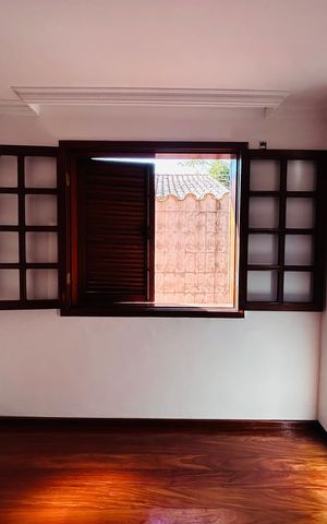 Casa à venda com 360m², 5 quartos e 4 vagas
