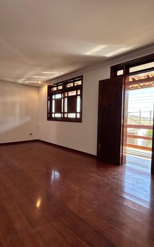 Casa à venda com 360m², 5 quartos e 4 vagas