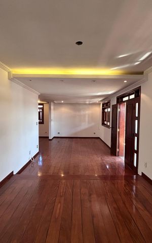 Casa à venda com 360m², 5 quartos e 4 vagas