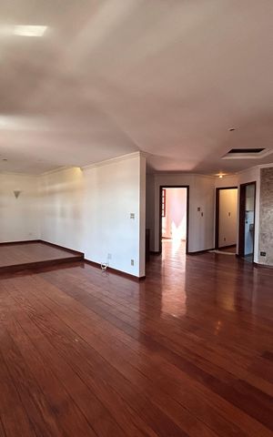 Casa à venda com 360m², 5 quartos e 4 vagas