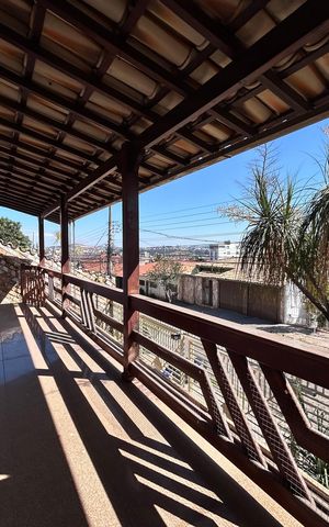 Casa à venda com 360m², 5 quartos e 4 vagas