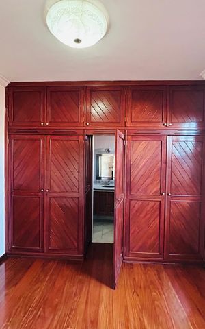 Casa à venda com 360m², 5 quartos e 4 vagas