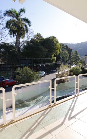 Casa de condomínio à venda com 597m², 4 quartos e 4 vagasVaranda da Sala e quartos