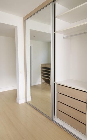 Casa de condomínio à venda com 597m², 4 quartos e 4 vagasCloset da suíte 4
