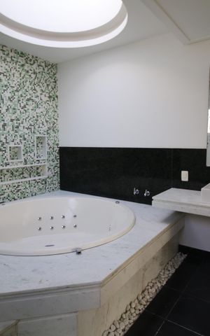 Casa de condomínio à venda com 597m², 4 quartos e 4 vagasBanheiro da Suíte 4