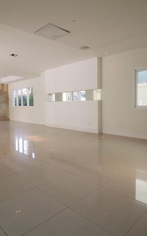 Casa de condomínio à venda com 597m², 4 quartos e 4 vagasSala