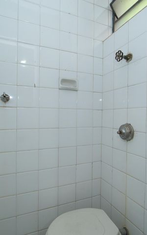 Apartamento à venda com 130m², 3 quartos e 1 vaga Apartamento à venda com 130m², 3 quartos e 1 vagaBANHO DE EMPREGADA