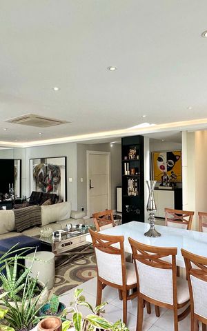Apartamento à venda com 215m², 3 quartos e 1 vaga